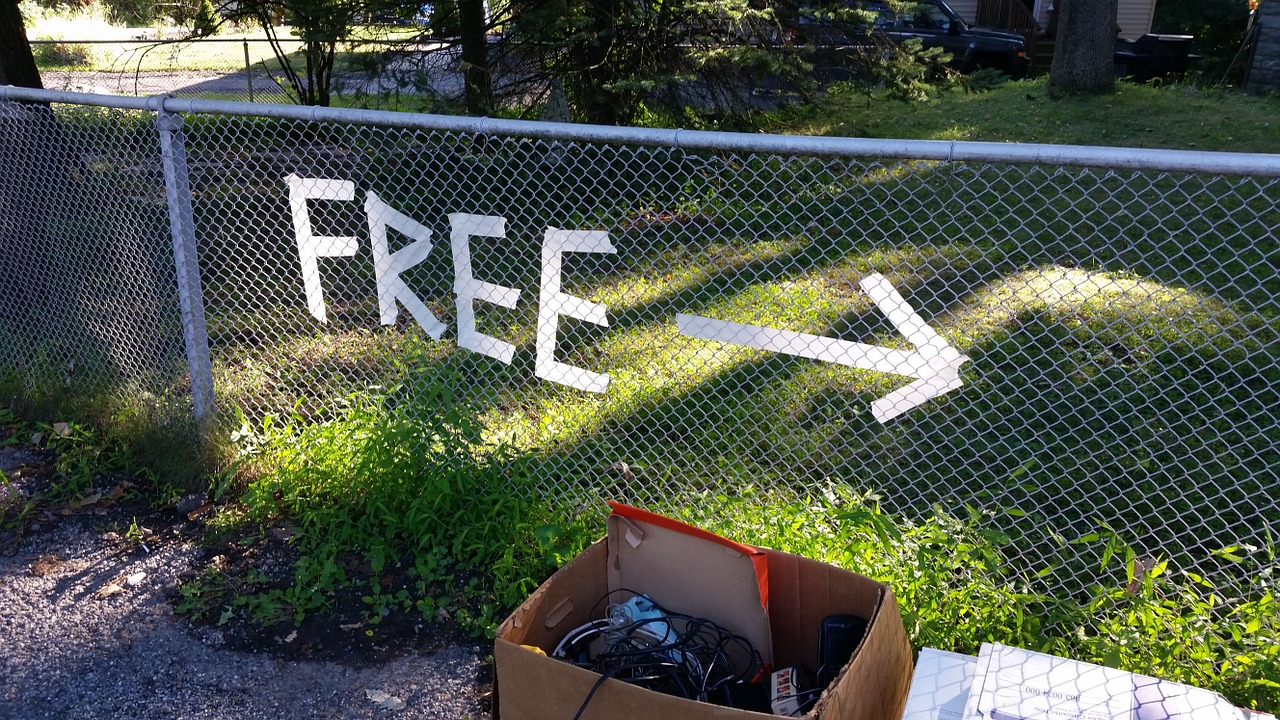 Free, Sign