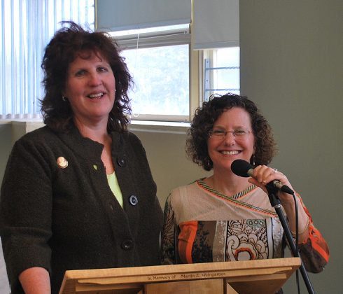 12 EXCELLENT SECRETS to Sell More Books at Speaking Gigs! by Ellen Scolnic and Joyce Eisenberg 12 EXCELLENT SECRETS to Sell More Books at Speaking Gigs! by Ellen Scolnic and Joyce Eisenberg