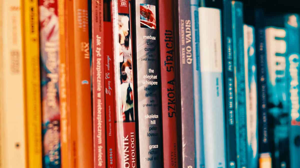 STOP GLUTTONOUS PURCHASING PRACTICES BY BOOKSTORES! Why ALL Books Should be Non-Returnable!! By Angela Hoy STOP GLUTTONOUS PURCHASING PRACTICES BY BOOKSTORES! Why ALL Books Should be Non-Returnable!! By Angela Hoy